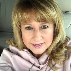 Meet your Posher, Iris lopez